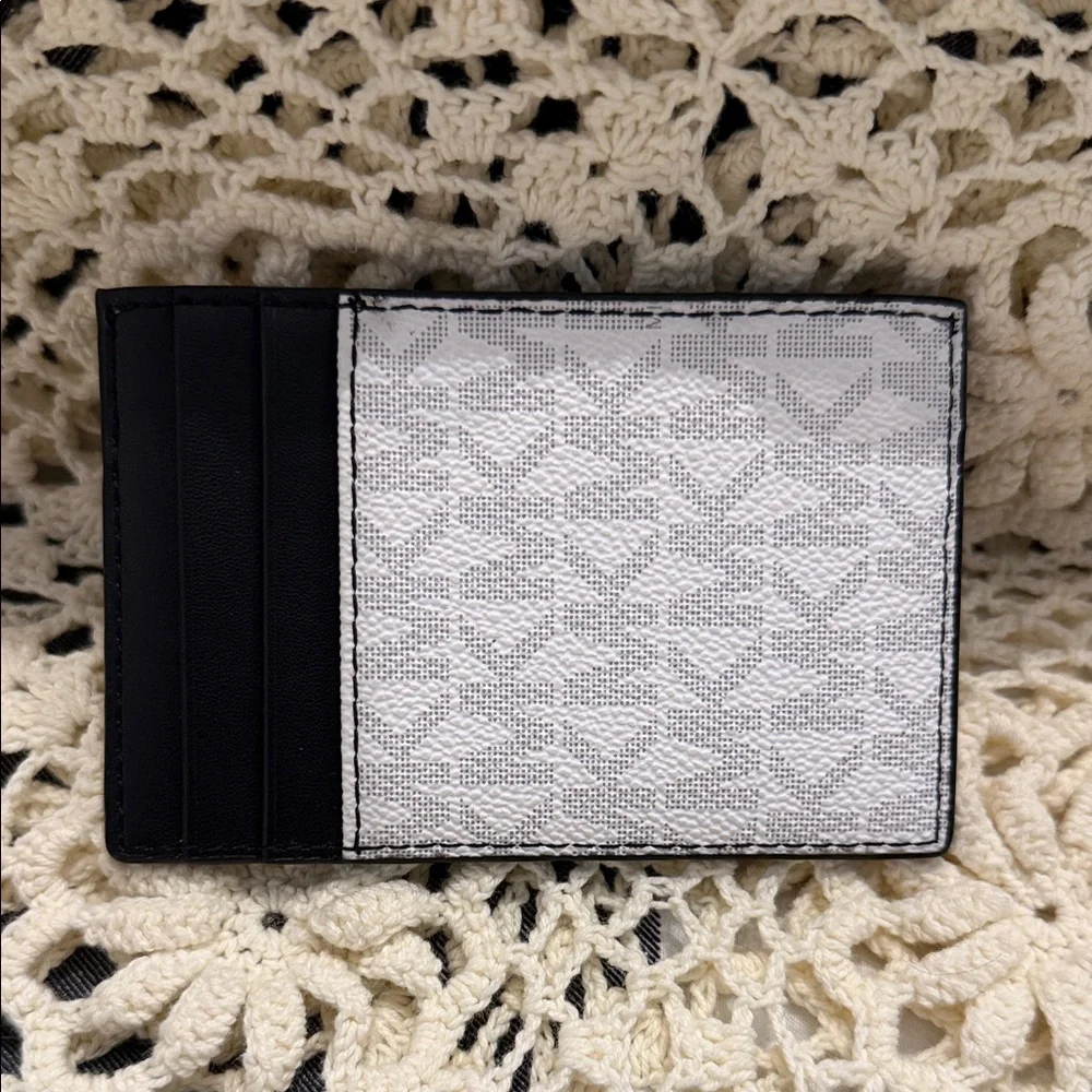 Michael Kors White and Black Signature Slim Card Holder - Picture 2 of 3